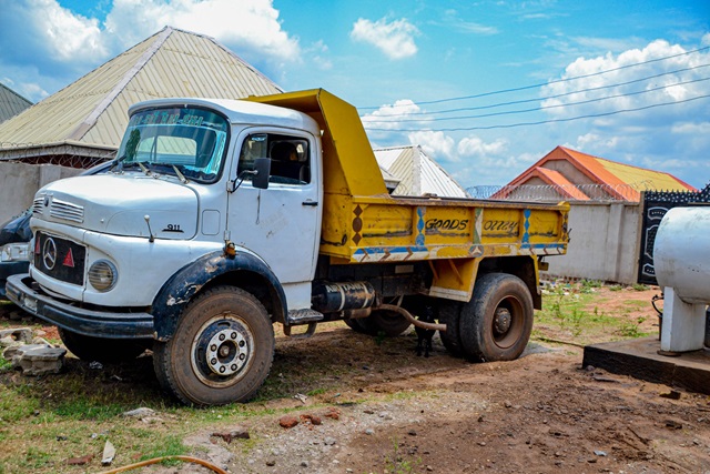 Construction vehicle